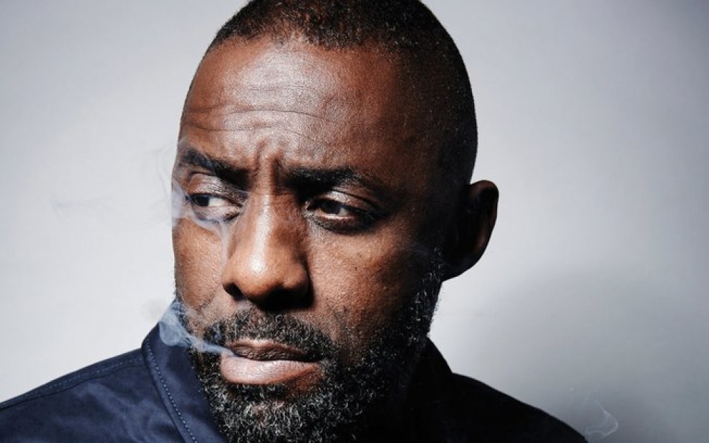 Idris Elba sugere quarentena anual para "lembrar" pandemia de Covid-19