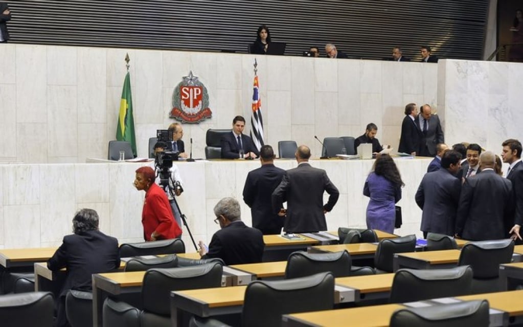 São Paulo propõe cortar salário de deputados estaduais durante pandemia