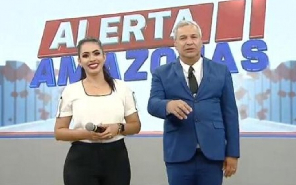 Sikêra Jr. passa mal ao vivo e repórter precisa assumir o jornal