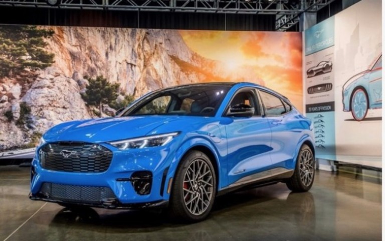 Ford prepara novo SUV elétrico com plataforma da VW