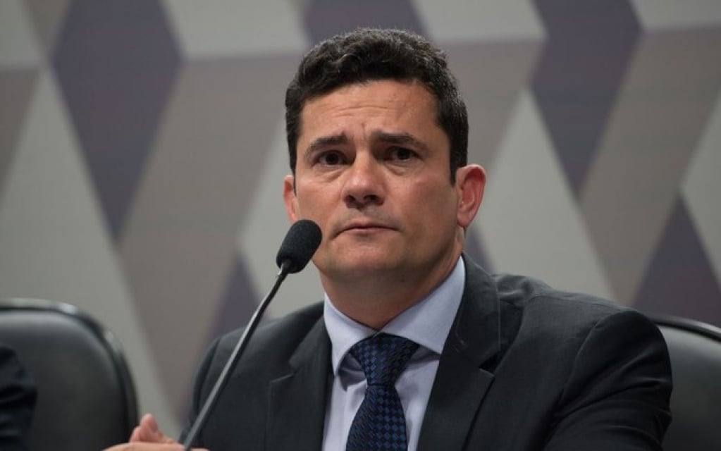 No Whatsapp, Moro teria provas dos crimes que atribui a Bolsonaro