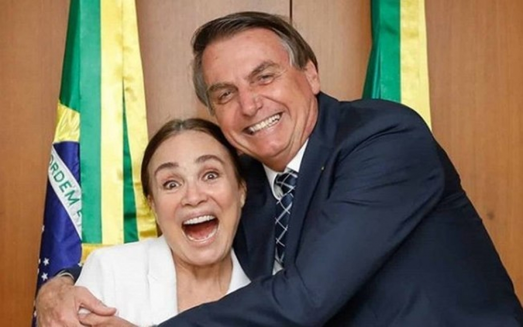 Após sumiço, Regina Duarte segue apoiando Bolsonaro: "Juntos pelo Brasil"