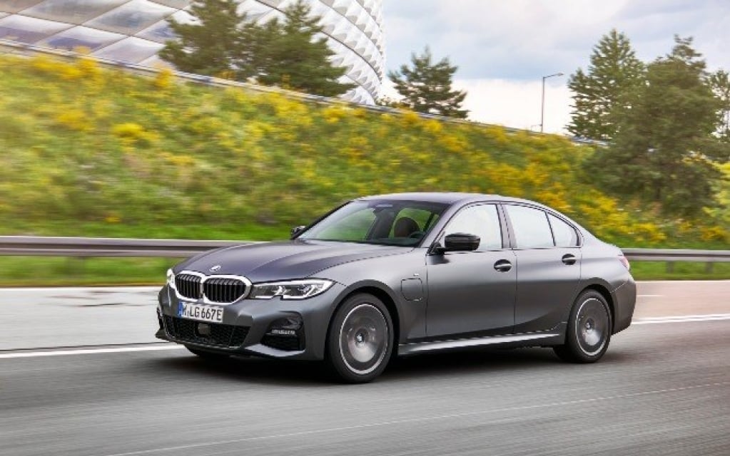 BMW Série 3 híbrido plug-in chega ao Brasil e pode fazer até 60 km/l