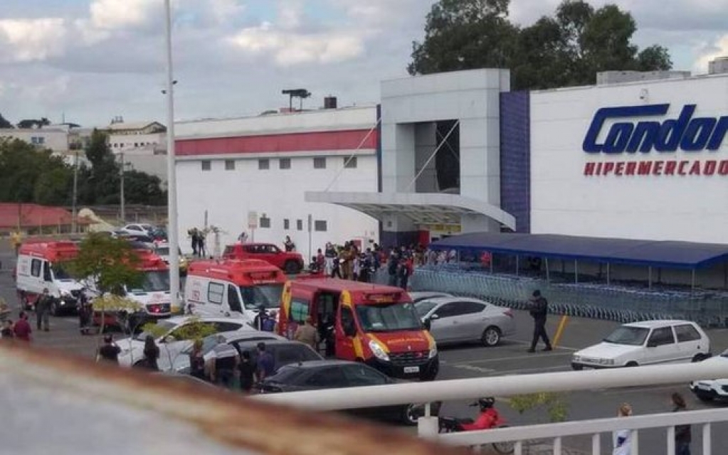 Homem se recusa a usar máscara e gera tiroteio em supermercado, mulher morre