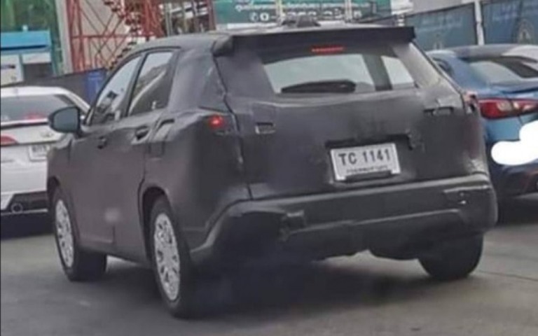 Flagra! Novo SUV da Toyota que será feito no Brasil é visto disfarçado