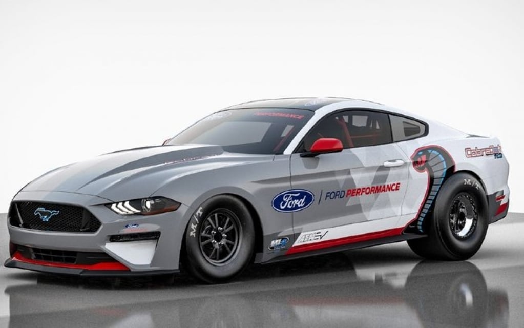 Conheça o Ford Mustang Cobra Jet, carro de corrida elétrico com 1400 cv