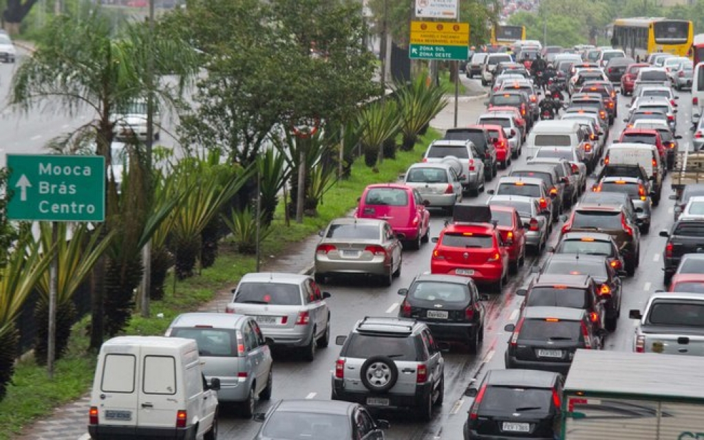 Após 2 dias, São Paulo troca bloqueio de vias por ações educativas de isolamento