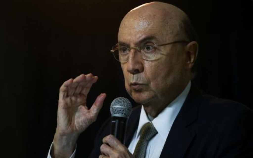 "O que afeta a economia é a pandemia, não as medidas de combate", diz Meirelles