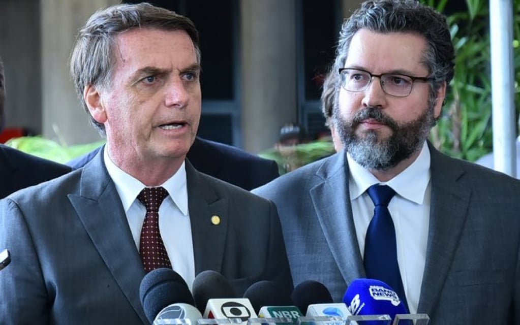 Bolsonaro fecha sete embaixadas criadas por Lula na África e no Caribe