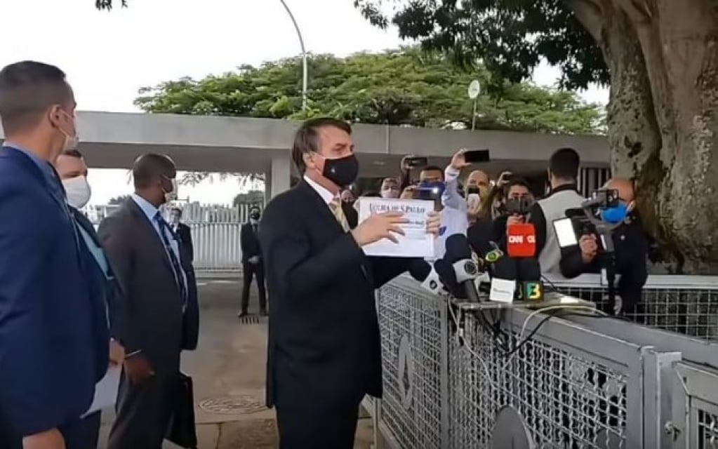 Jornalistas se arriscam em meio a pandemia e agressões do presidente