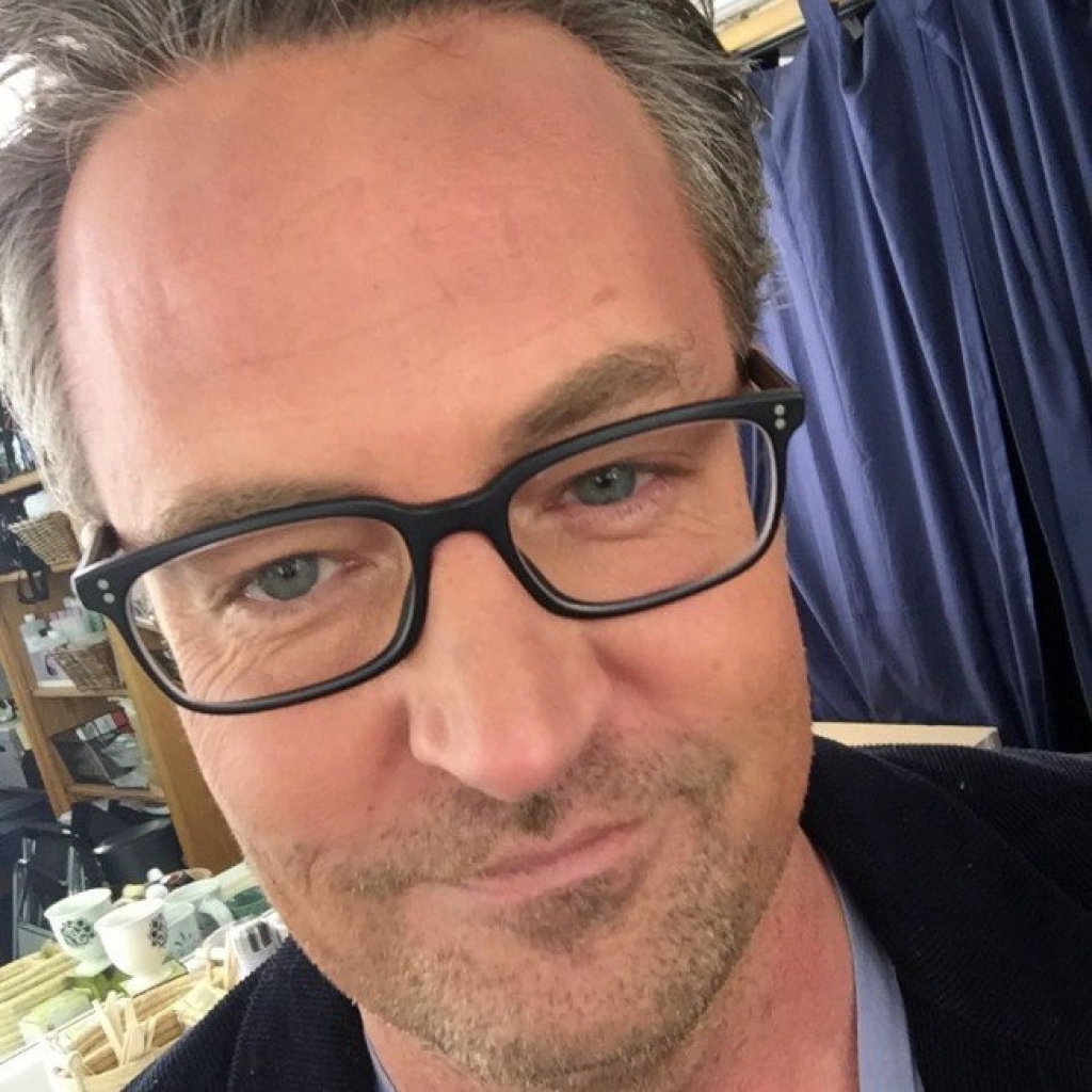 Astro de "Friends", Matthew Perry estaria usando aplicativo de namoro