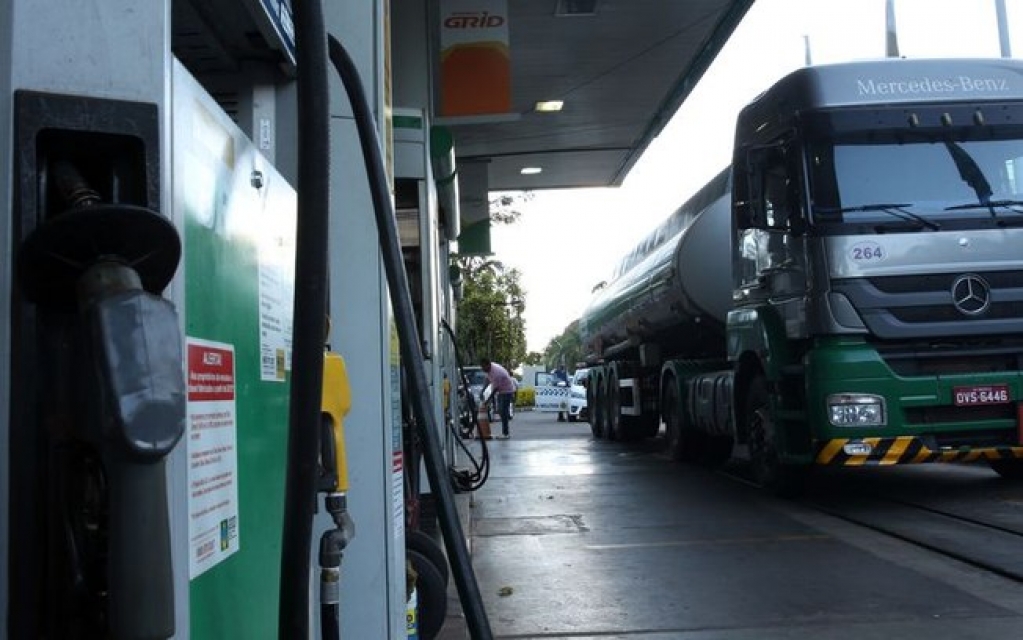 Petrobras aumenta preço do diesel em 8% a partir desta terça