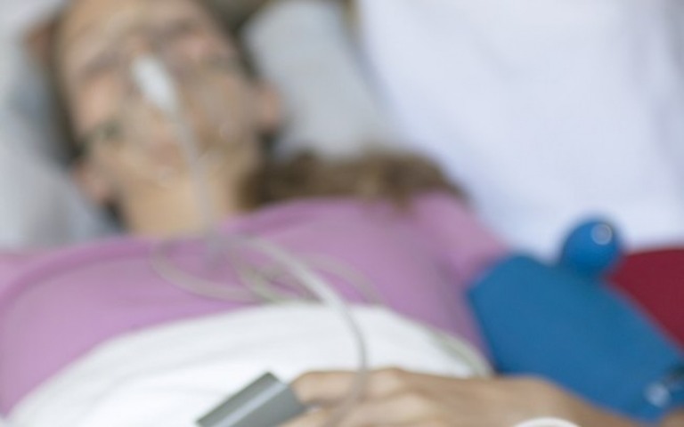 Covid-19: Brasil registra mais de mil mortes em 24 horas; total vai a 17,9 mil