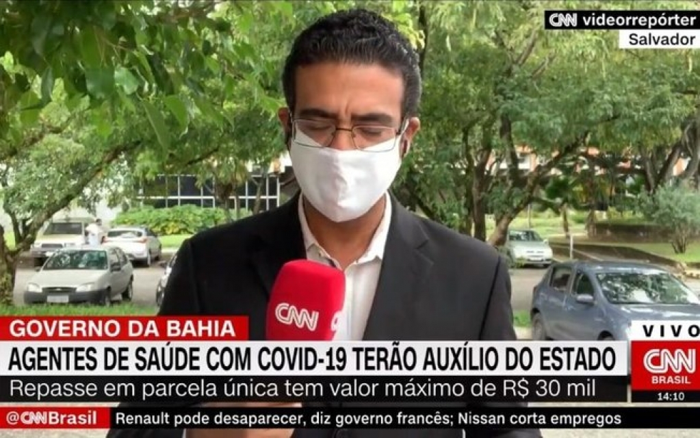 Repórter da CNN toma susto com ligação ao vivo e preocupa espectadores; veja