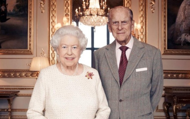 Funcionários da Rainha Elizabeth II tem que fazer teste de Covid-19 a cada turno
