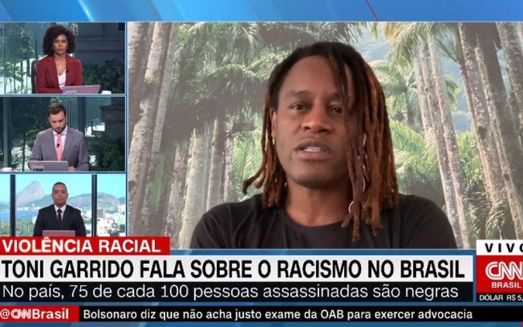 Apresentador da CNN Brasil chora ao vivo em entrevista sobre racismo