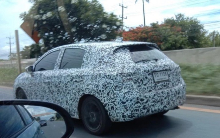 Flagra! Honda City hatch é flagrado em disfarces antes da estreia
