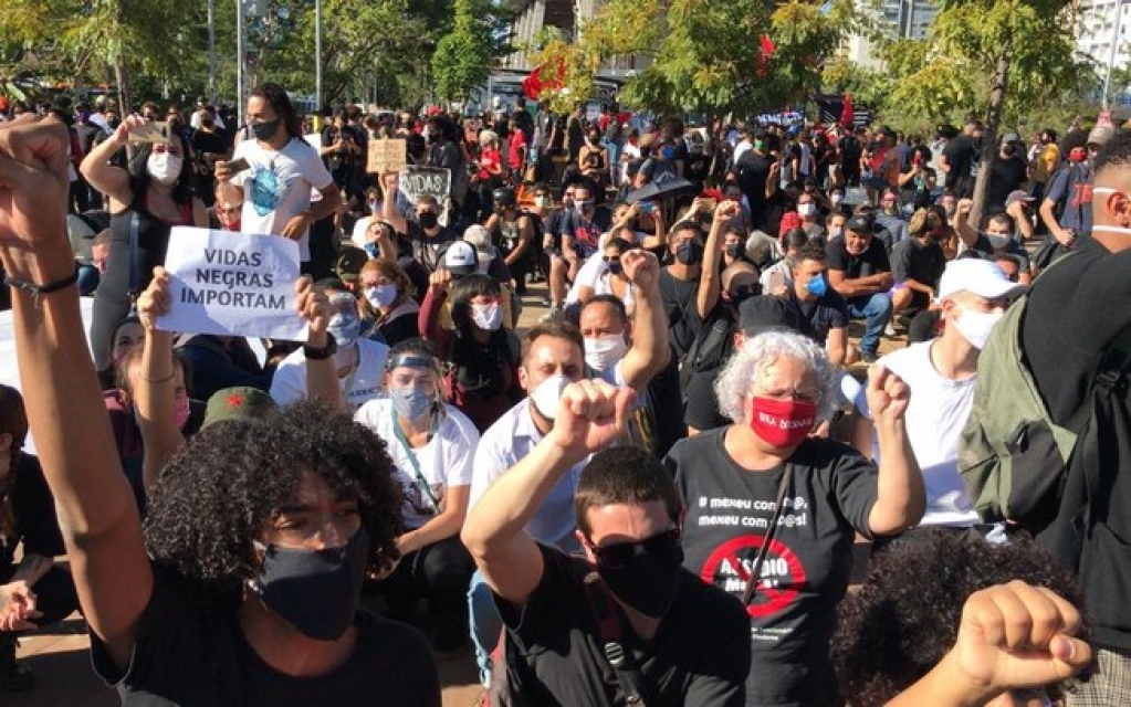 Manifestação contra o governo teve adesão 30 vezes maior do que a favor em SP