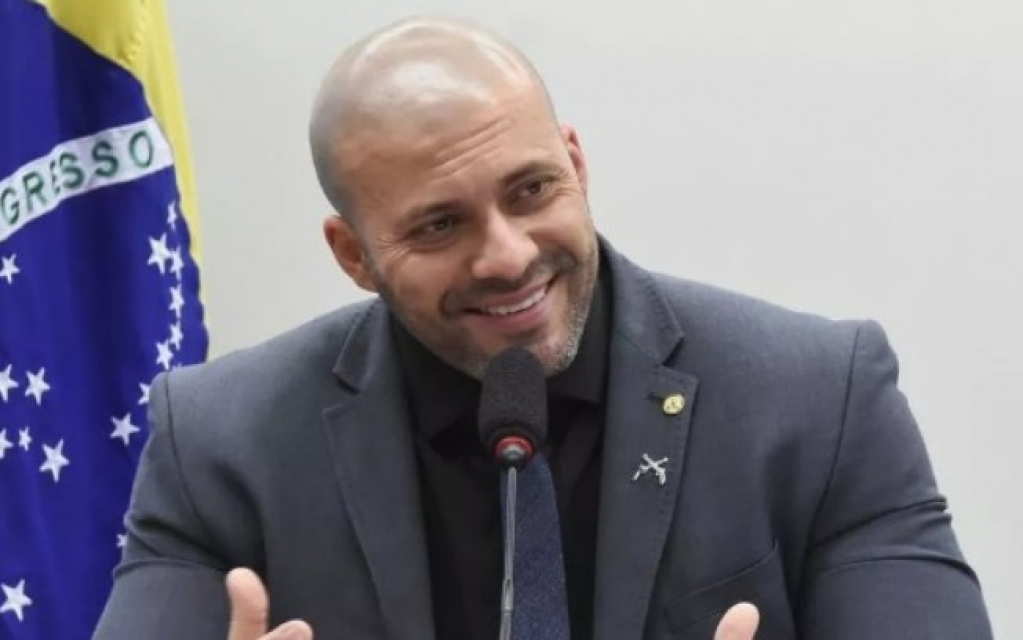 PF faz buscas em apartamento de deputado bolsonarista