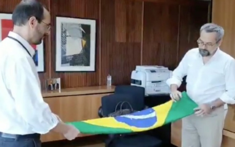 Investigado, Weintraub agradece pessoas que o ajudaram a deixar o Brasil
