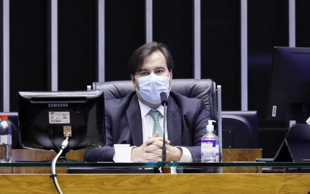 Rodrigo Maia comemora 75% de apoio à democracia, mas lamenta 'discussão'