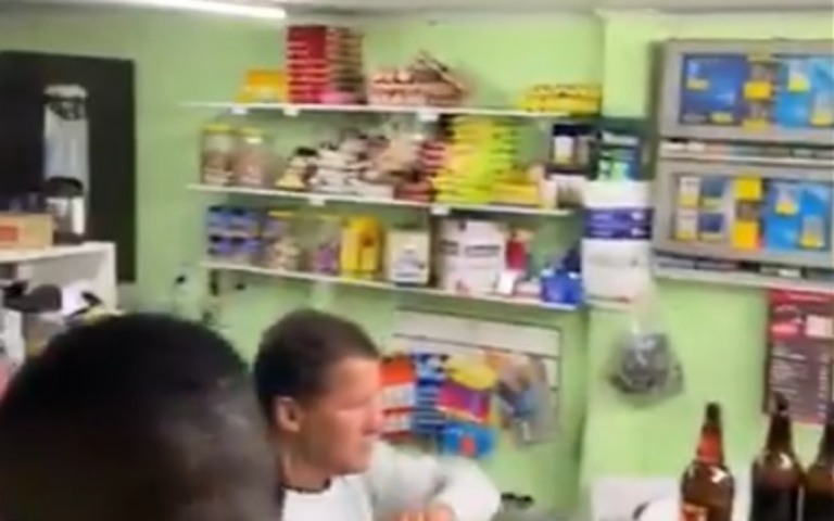 Bar disfarçado de pet shop tem atividades interrompidas em Petrópolis
