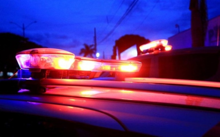 Polícia busca pessoa que abandonou feto em lagoa de Minas Gerais