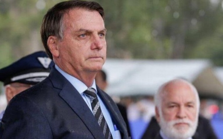 Bolsonaro sobrevoa região atingida por 'ciclone bomba' em Santa Catarina
