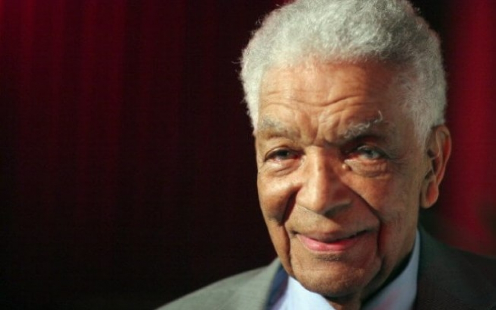 Ator de 007, Earl Cameron morre aos 102 anos de idade