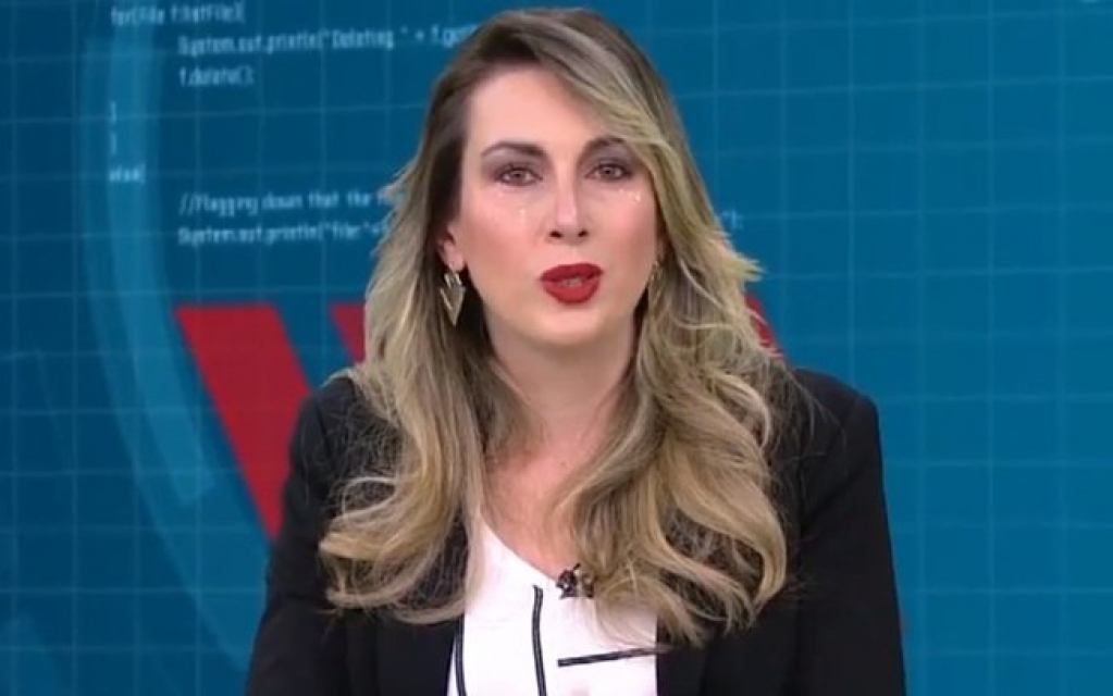 Apresentadora chora ao vivo após programa ser cancelado na Gazeta