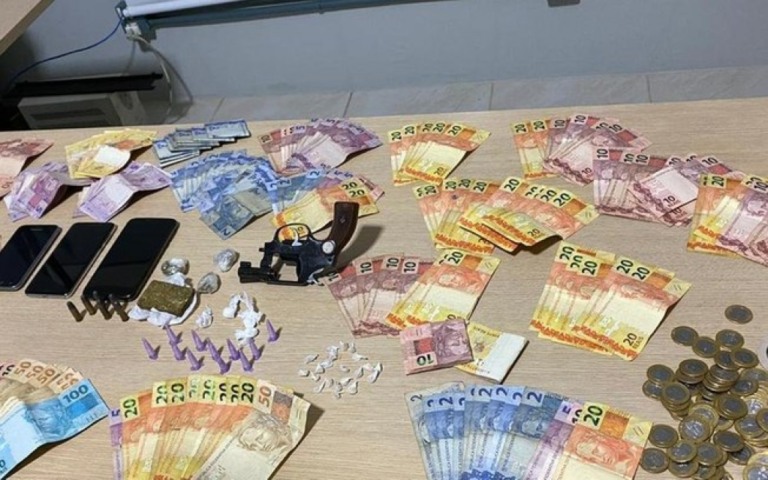 Sete traficantes são presos após mãe de usuário fazer denúncia