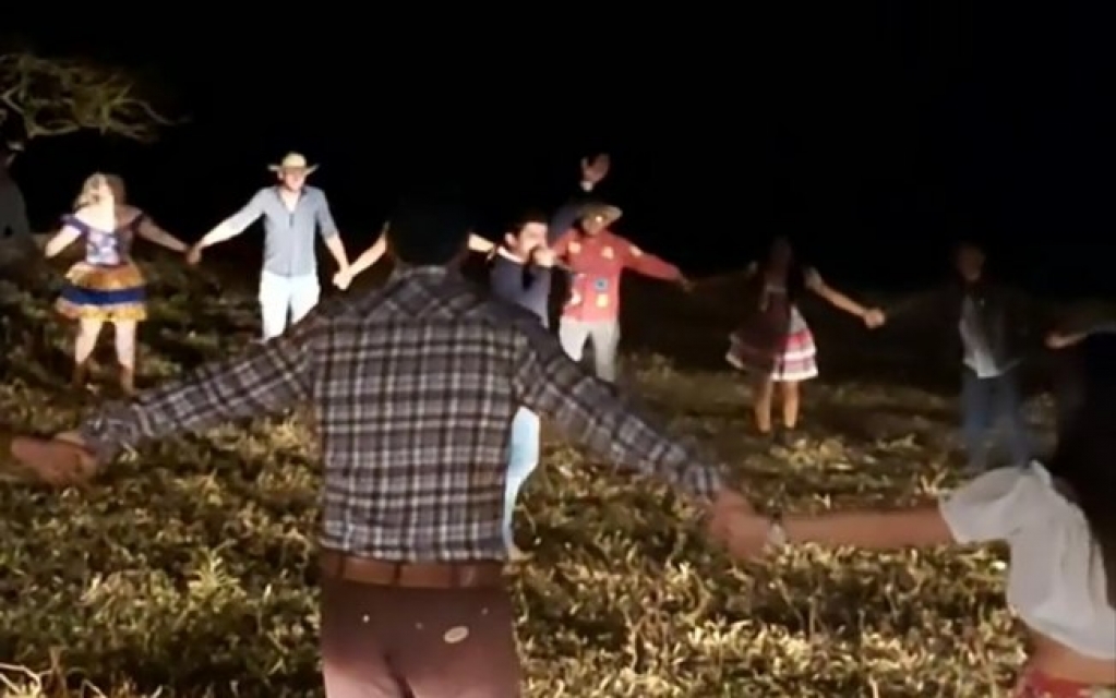 Vereador participa de festa junina durante pandemia; confira o vídeo Vereador participa de festa junina durante pandemia; confira o vídeo