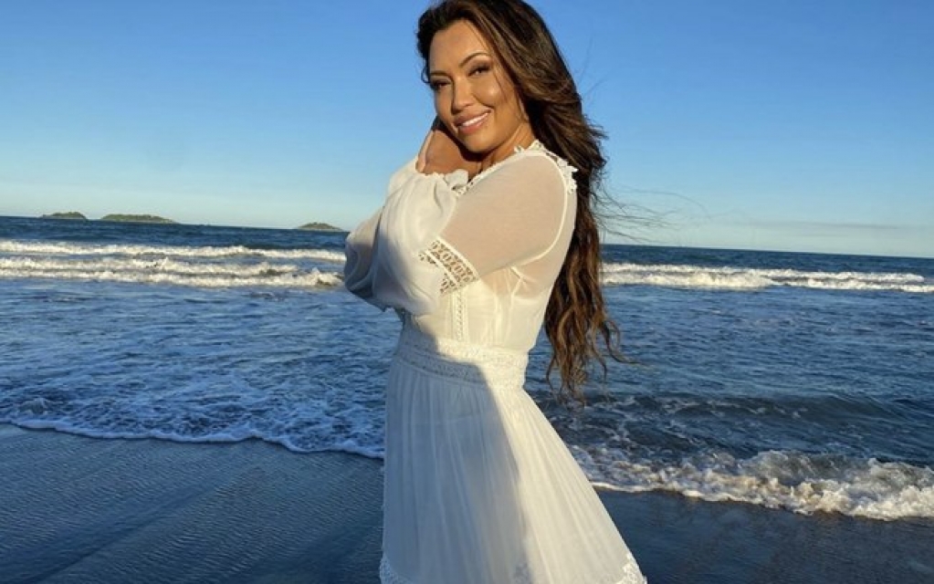 Karinah transforma sucesso de Ivete Sangalo em hit de samba e pagode