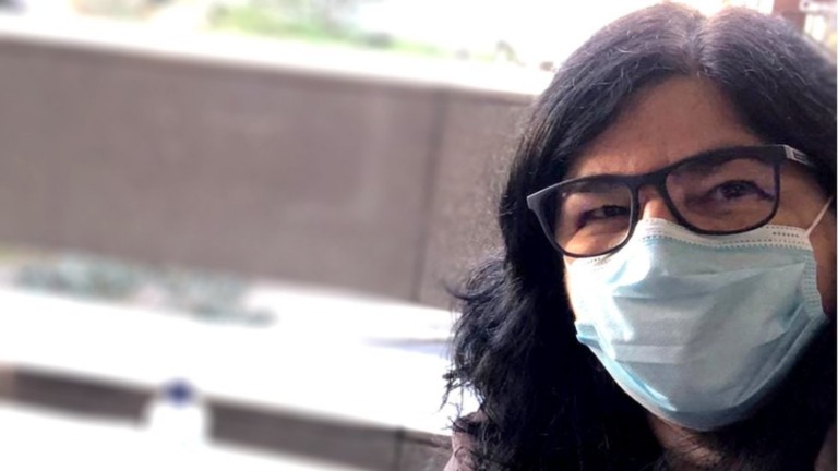 Médica brasileira que contraiu Covid-19 é salva por método que ela mesma criou