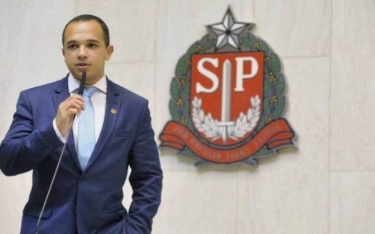 Deputado do PSL terá que entregar informações de dossiê sobre antifascistas
