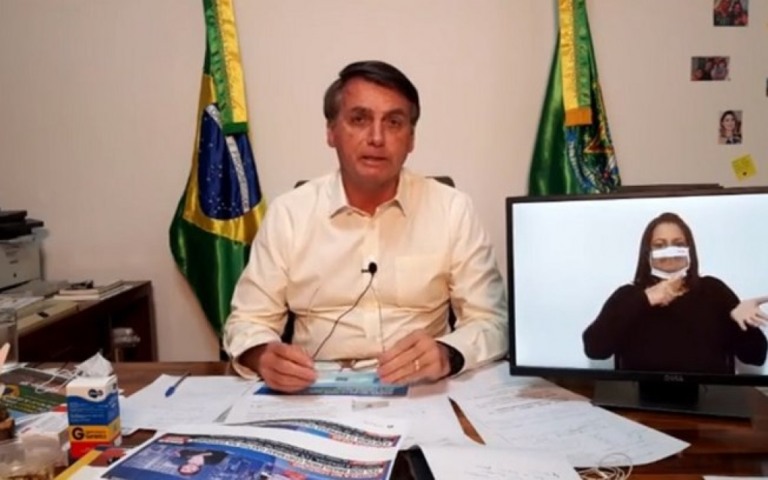Mandetta "semeava pânico" sobre pandemia, diz Bolsonaro