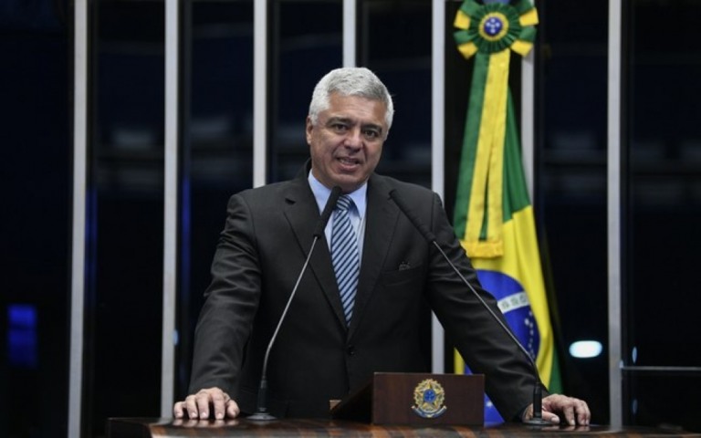 Governo ofereceu até R$ 30 milhões em verbas em troca de apoio, diz Olímpio