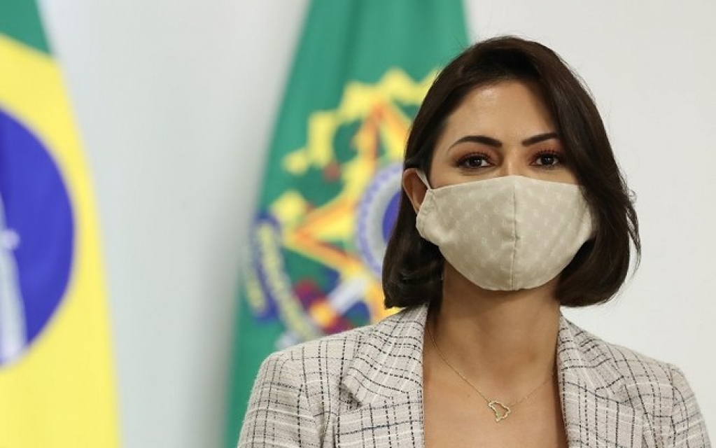 Avó de Michelle Bolsonaro apresenta melhora e deixa respirador Avó de Michelle Bolsonaro apresenta melhora e deixa respirador