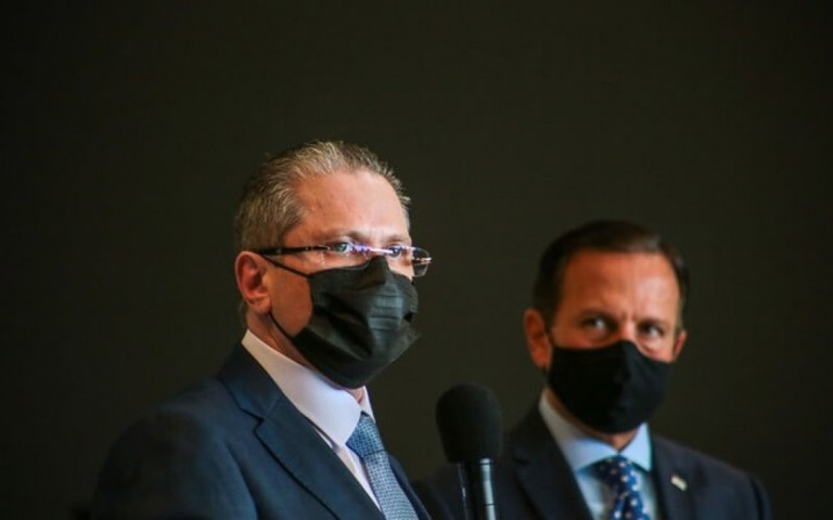 Secretário de Saúde diz que vacina da Covid pode ser liberada no fim do ano