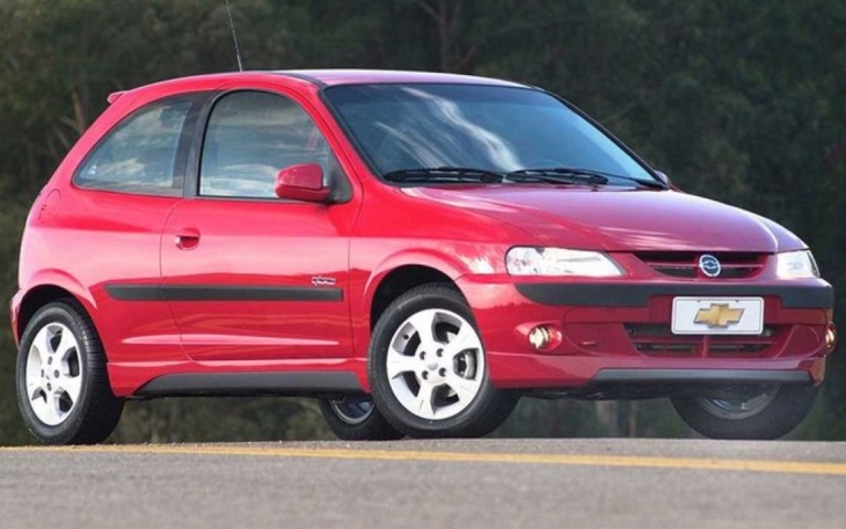 Após acidente, General Motors convoca recall de 235 mil veículos Celta e Classic