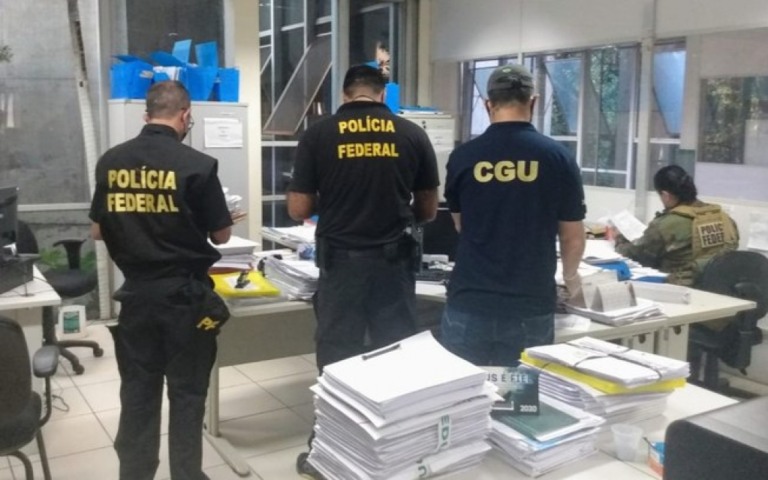 PF faz buscas na casa do governador do Piauí sob suspeita de desvios do Fundeb