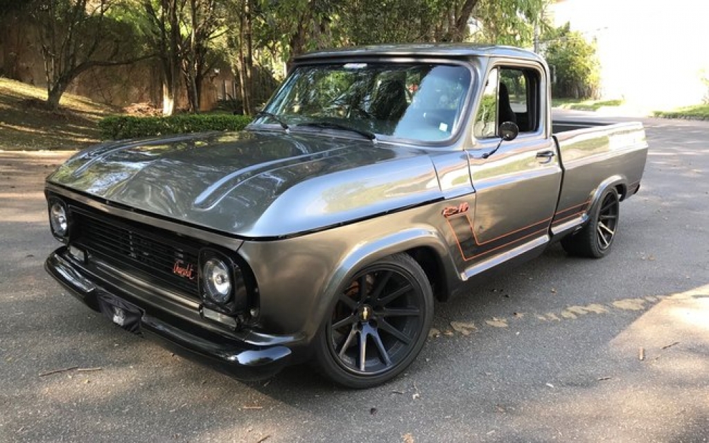 Chevrolet C10 ganha V8 de 425 cv para acelerar na pista