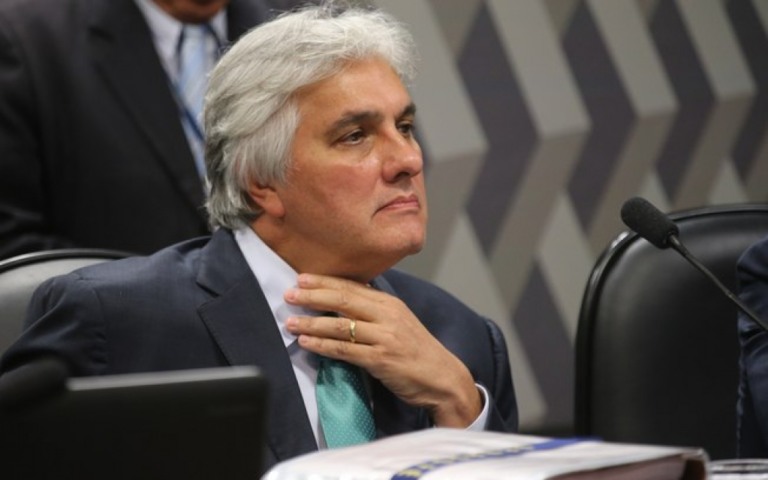 Delcídio do Amaral é internado novamente; ele está com Covid-19 e dengue