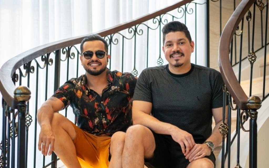 Após live de sucesso, Henrique e Diego anunciam nova transmissão