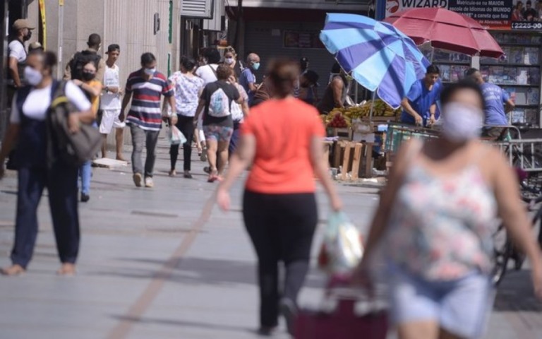 Covid-19: Fiocruz alerta para 2ª onda e diz que situação"não está tranquila"