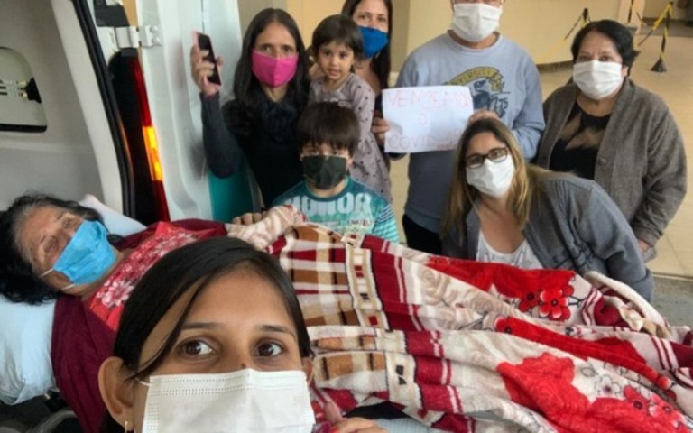 Cardiopata e hipertensa, idosa vence Covid-19 após 55 dias de internação