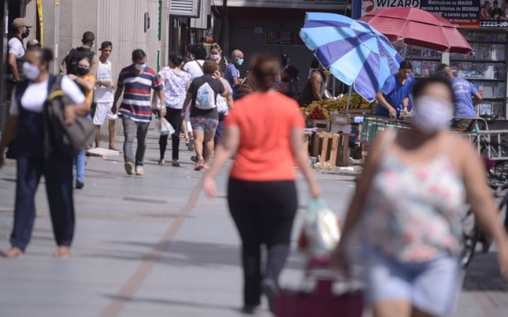 Índice de isolamento cai e chega a ficar negativo em bairro do Rio Índice de isolamento cai e chega a ficar negativo em bairro do Rio