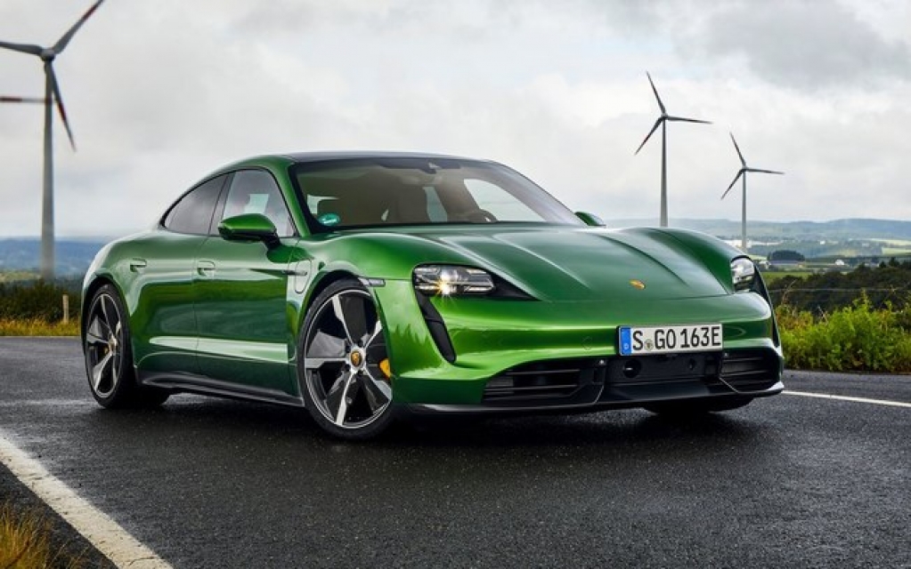 Porsche lança Taycan no Brasil, o primeiro 100% elétrico da marca