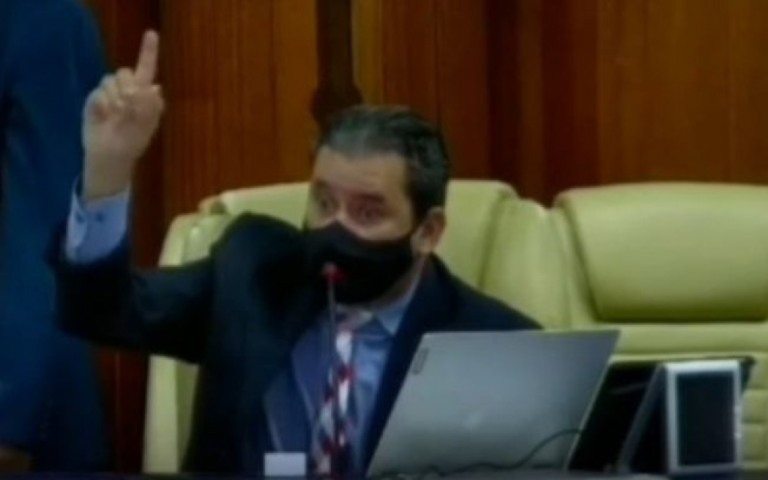 Votação na Câmara de Goiânia acaba em gritaria: "Corta a palavra da vereadora"