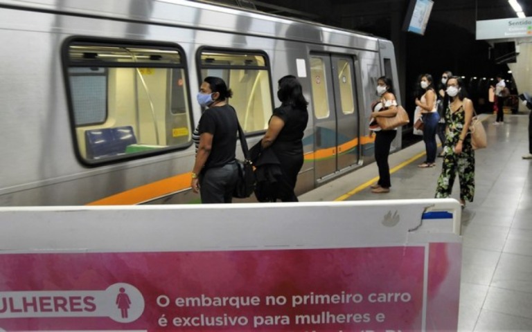 Menos de 50% das mulheres que solicitaram auxílio foram aprovadas, diz pesquisa